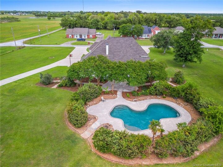 Property Photo:  181 Klumpp Lane  LA 70607 