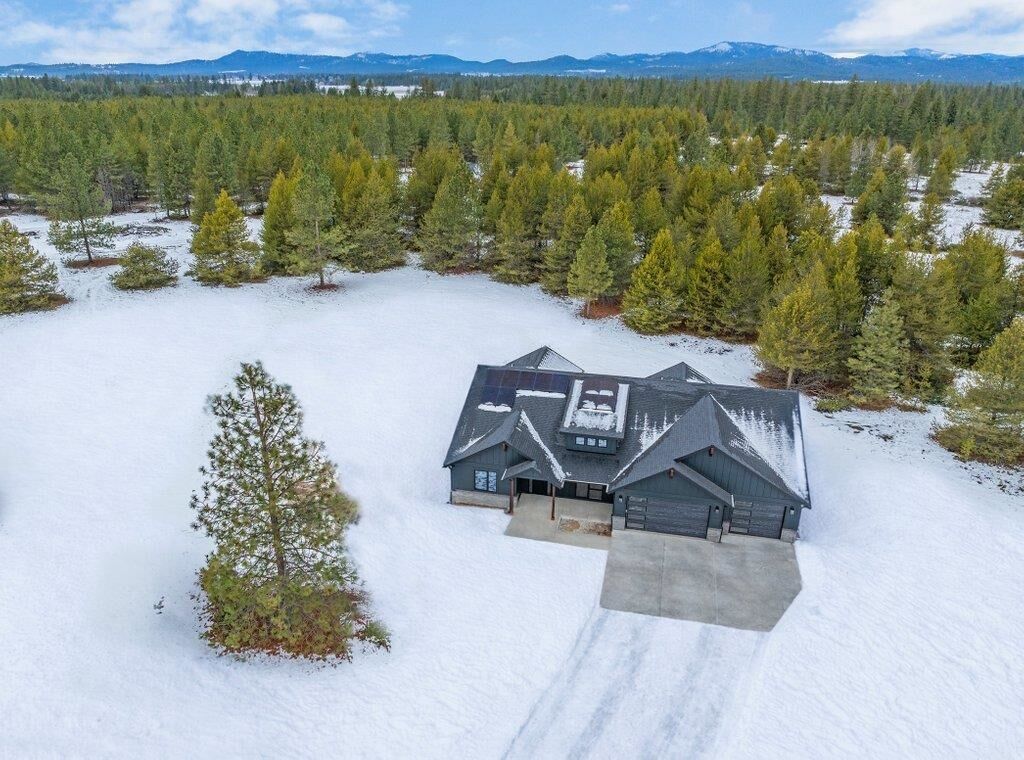 Property Photo:  826 W Slaton Ln  WA 99006 