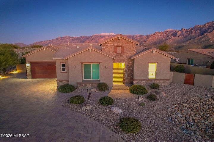 Property Photo:  11290 N Ridgeway Village Place  AZ 85737 