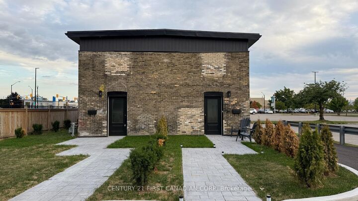 Property Photo:  857 Dundas Street Unit 4  ON N5W 2Z8 
