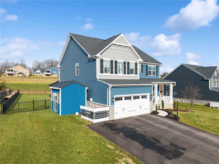 Property Photo:  1063 Wedgewood Dr  PA 15644 