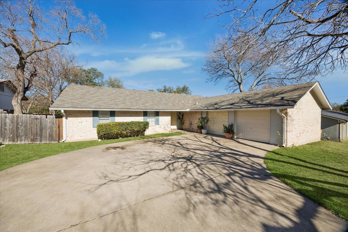 Property Photo: 908 Kirschner Place B TX 78758