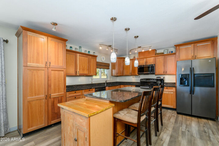 Property Photo:  17408 N 42nd Lane  AZ 85308 