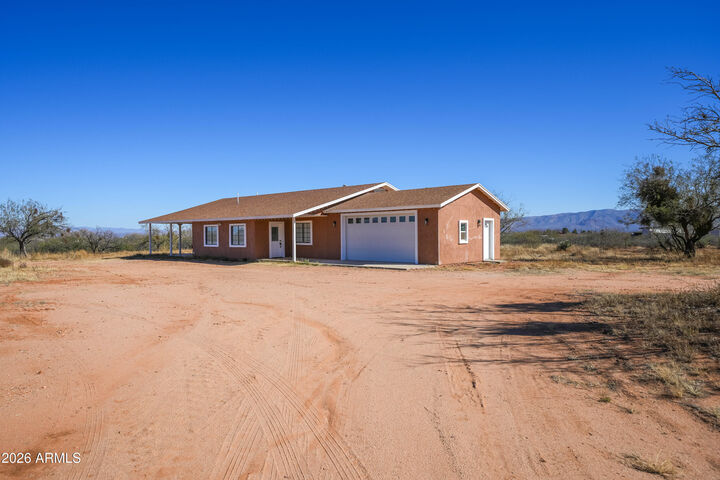 Property Photo: 8505 E Hansford Lane AZ 85650
