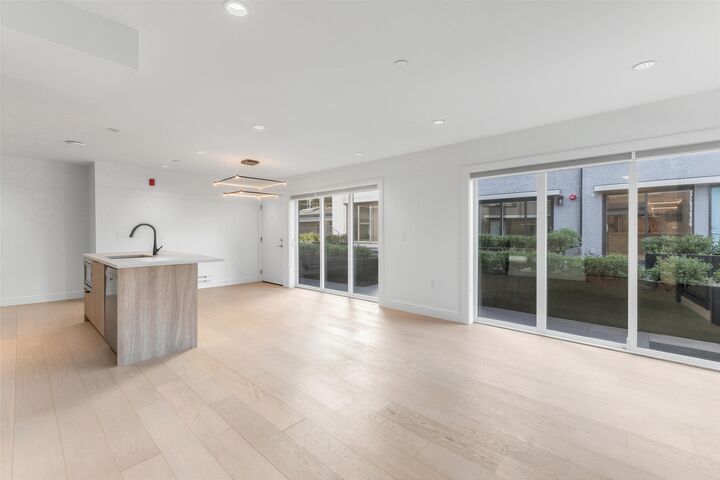 Property Photo: 7357 Oak Street BC V6P 1V9