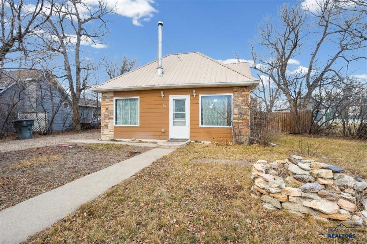 Property Photo:  815 Aurora  SD 57717 