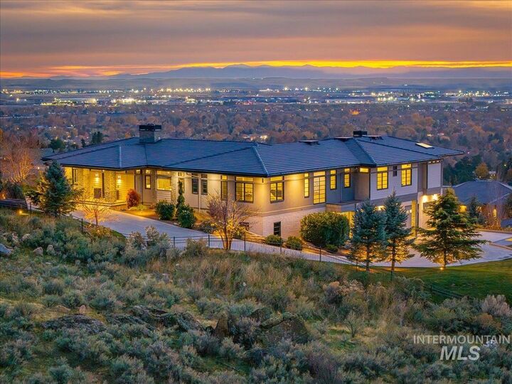 Property Photo:  1674 S Ridge Point Pl  ID 83712 