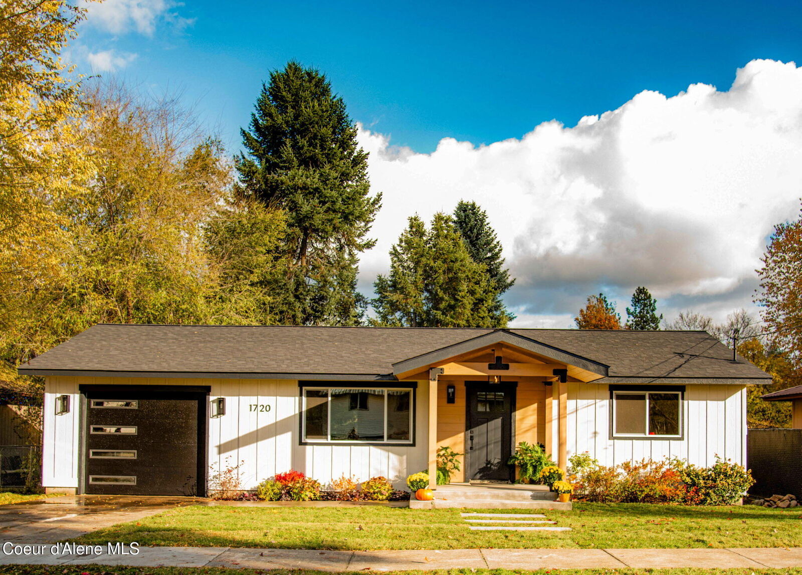 Property Photo:  1720 N 8th St  ID 83814 