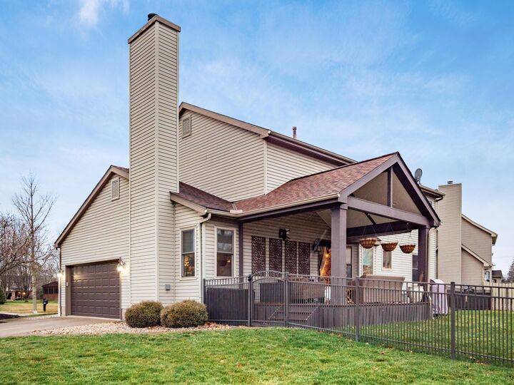 Property Photo:  3020 Longridge Way  OH 43123 