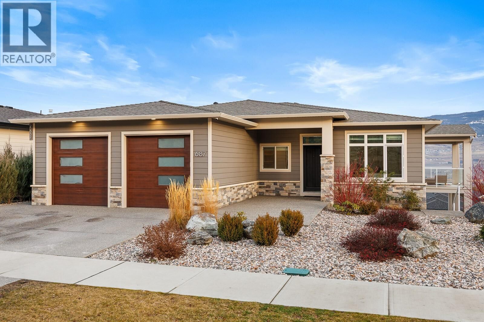 Photo de la propriété:  687 Acadia Street  BC V1V 0A8 