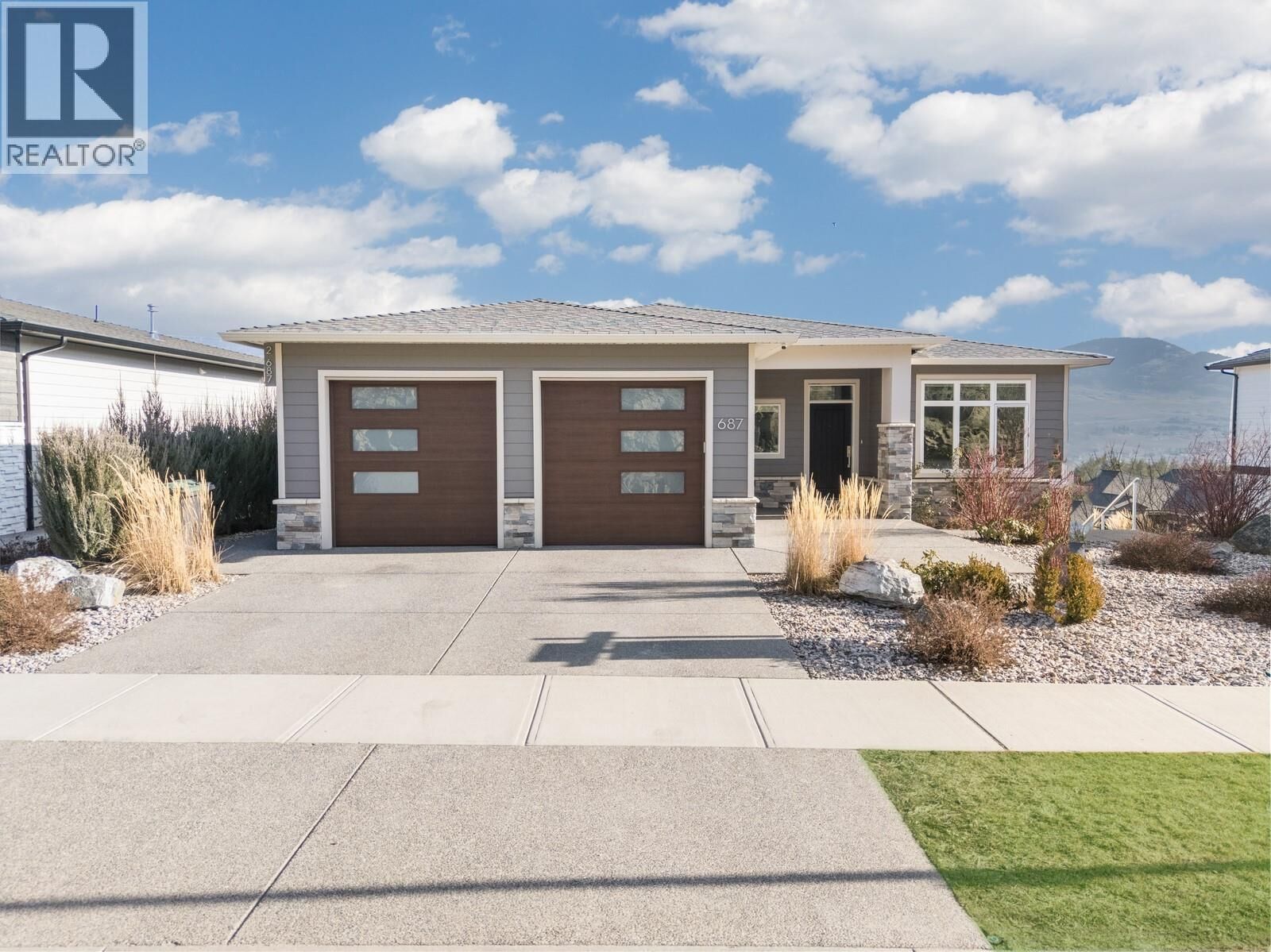 Property Photo: 687 Acadia Street BC V1V 0A8