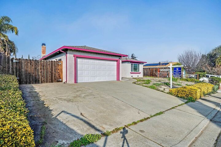 Property Photo:  101 Atherton Circle  CA 94565 