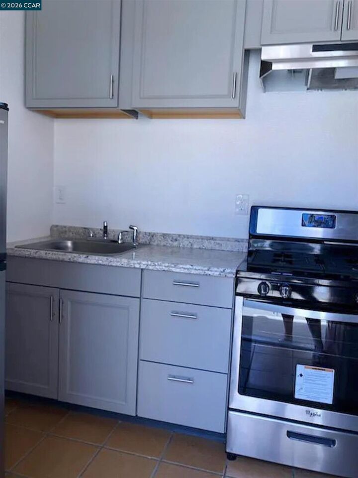 Property Photo:  416 1/2 N School St #3  CA 95240 