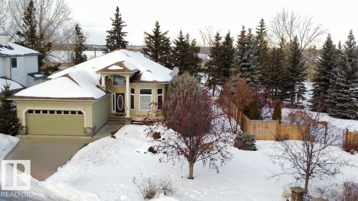 Property Photo:  96 Linksview Drive  AB T7X 4L6 