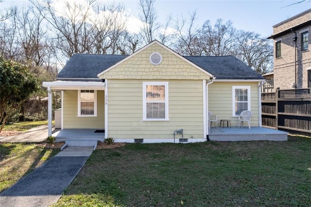 Property Photo:  238 Crescent Circle SW  GA 30064 