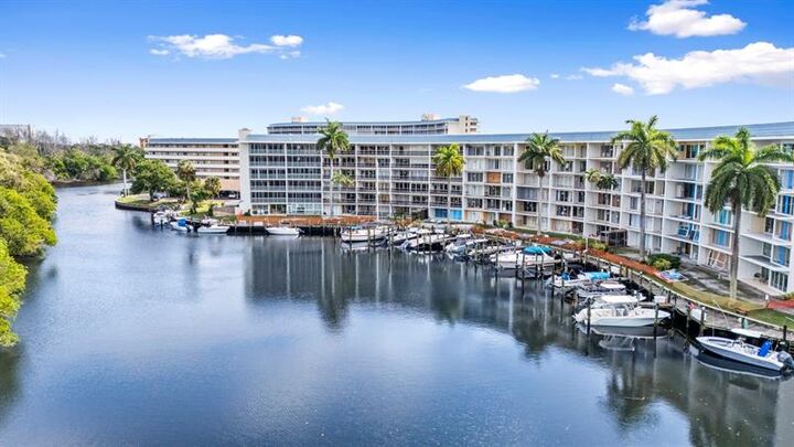 Property Photo:  1319 E Hillsboro Blvd 111  FL 33441 