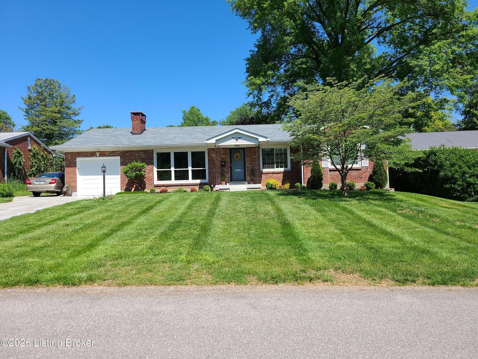Property Photo:  3505 Saint Germaine Ct  KY 40207 