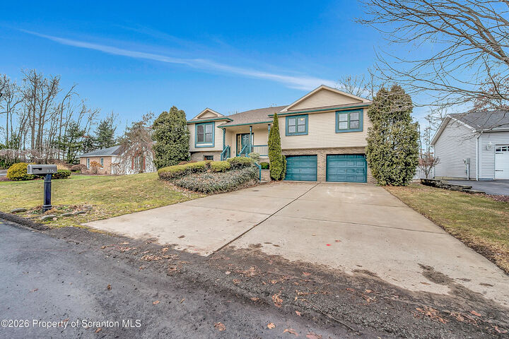 Property Photo:  936 Katherine Drive  PA 18434 