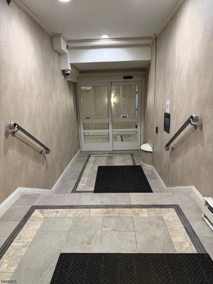 Property Photo:  465 Valley St 1C  NJ 07040 