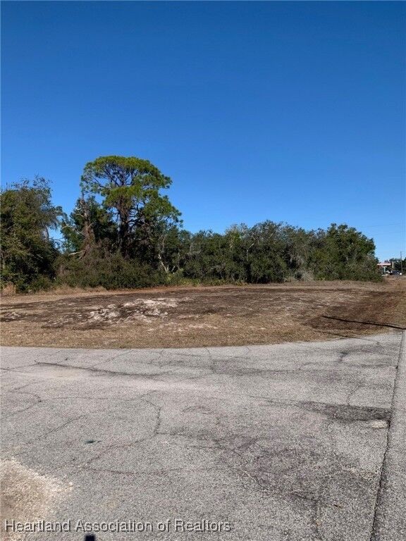 Property Photo:  3101 Richfield Avenue  FL 33852 