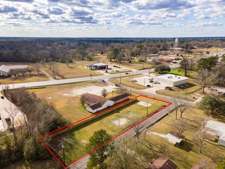 Property Photo:  300,302 Avenue F  TX 75949 