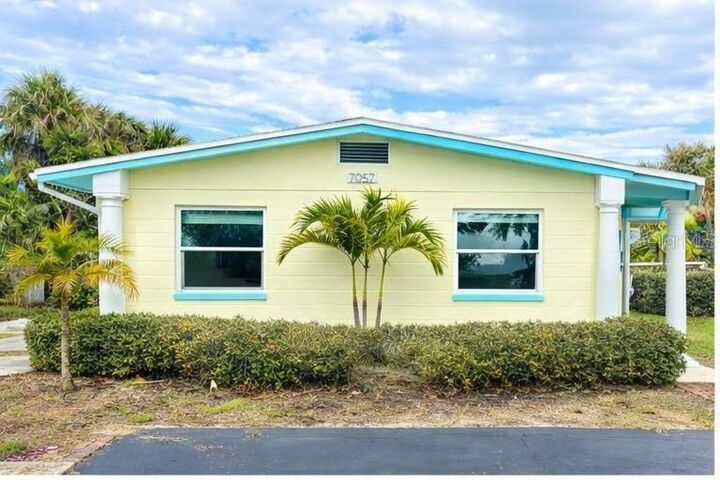 Property Photo:  7057 Sunset Drive  FL 33707 