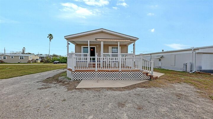 Property Photo:  11 Erskine Drive  FL 34285 