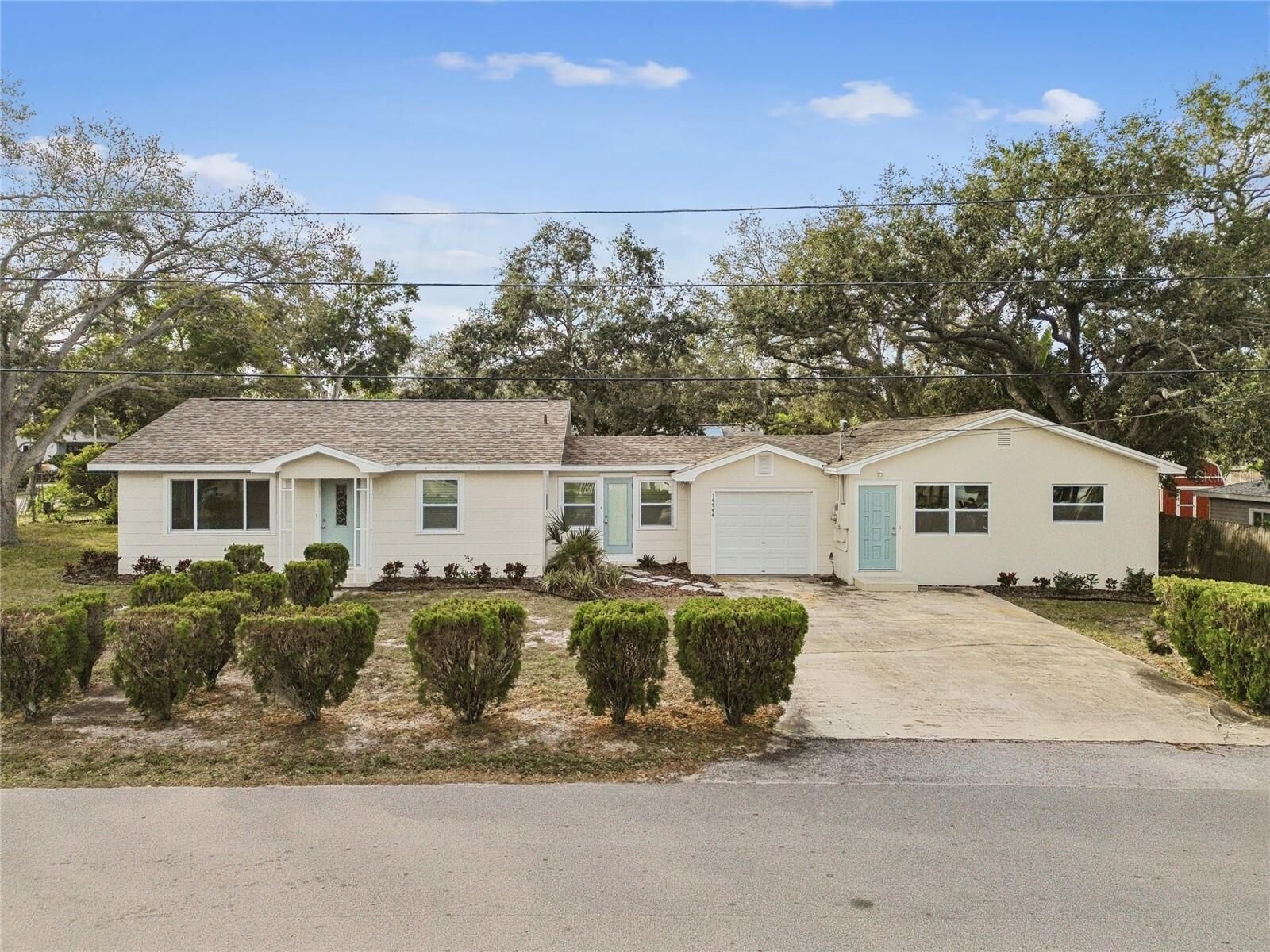 Property Photo:  14744 Sunset Drive  FL 33774 