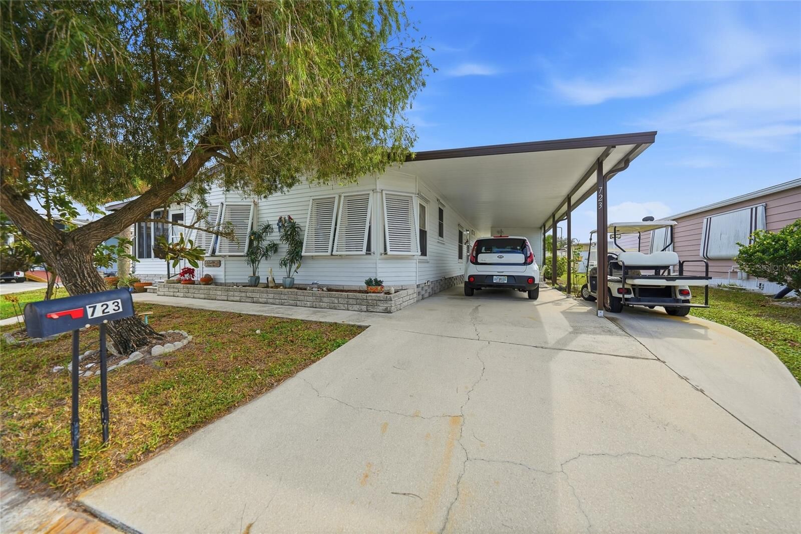 Property Photo:  723 Riverview Circle  FL 34287 