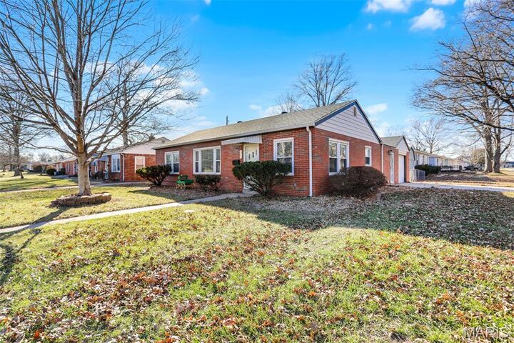 Property Photo:  1403 Madison Avenue  IL 62025 