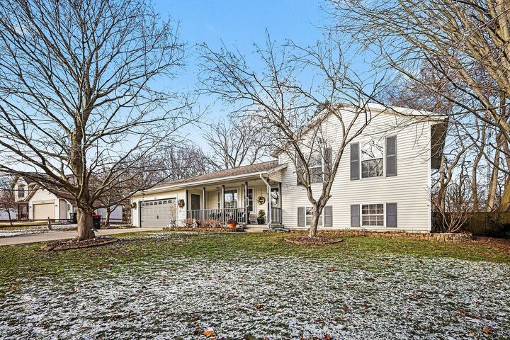 Property Photo:  221 Glen Eagle Drive NE  MI 49341 