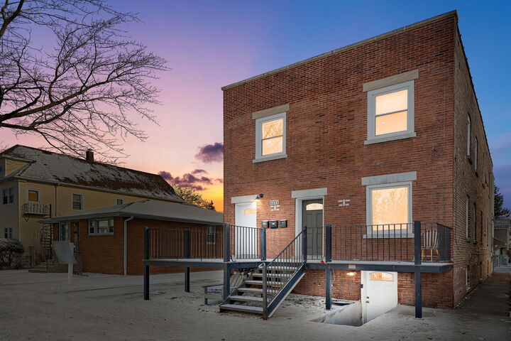 Property Photo:  1211 N 22nd Avenue  IL 60160 