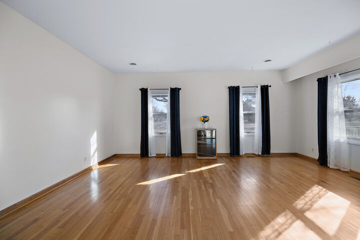 Property Photo:  123 Crescent Lane  IL 60919 