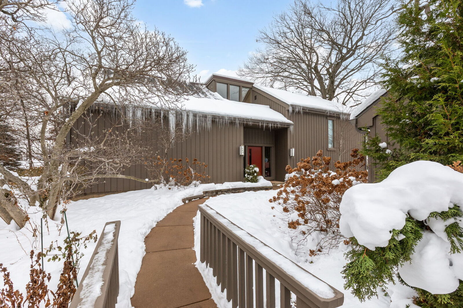 Property Photo: 563 Woodview Road IL 60010