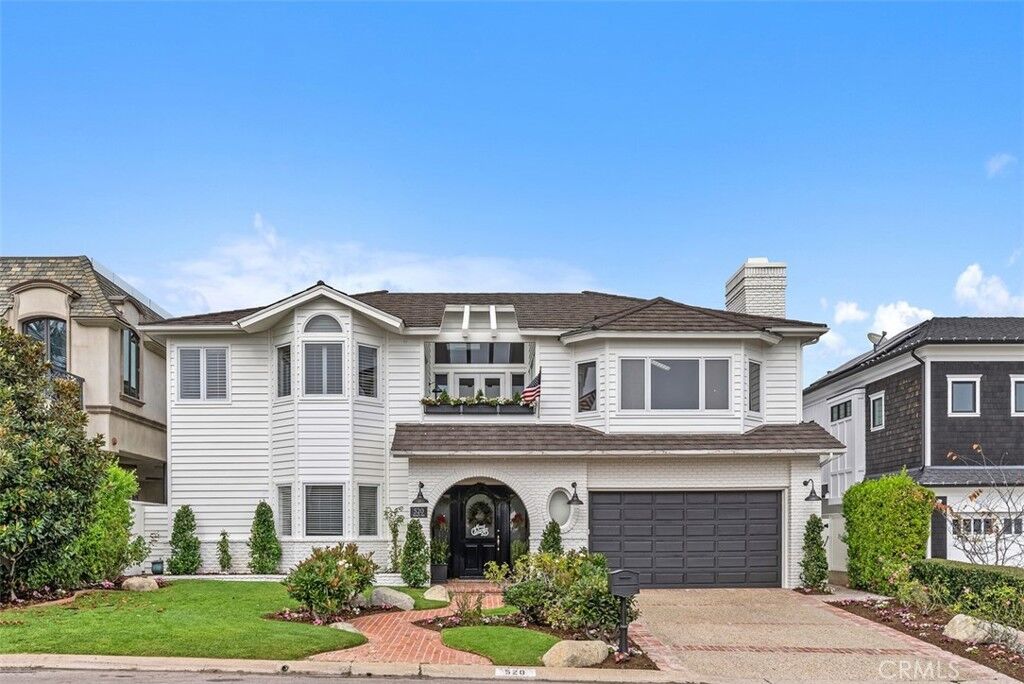 Property Photo:  520 Kings  CA 92663 