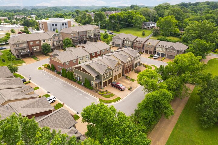 Property Photo:  815 Silkwood Dr  TN 37221 