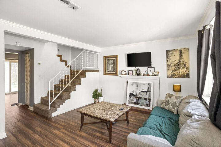 Property Photo:  208 Leeshan Ct  TN 37013 