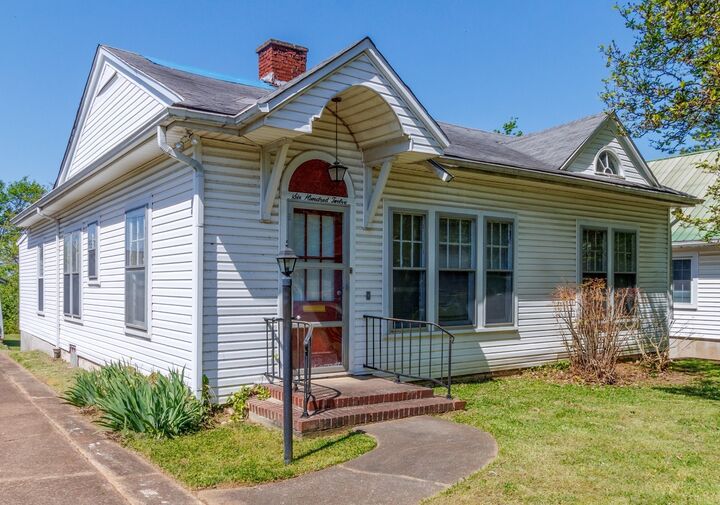 Property Photo: 612 Anderson Dr TN 37040