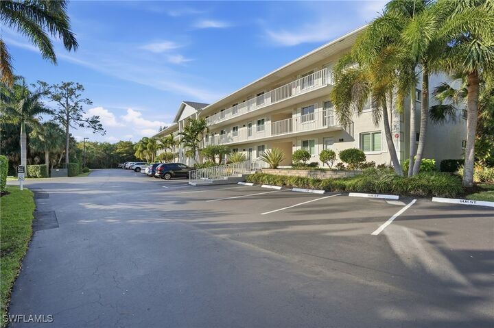 Property Photo:  3021 Sandpiper Bay Circle E303  FL 34112 