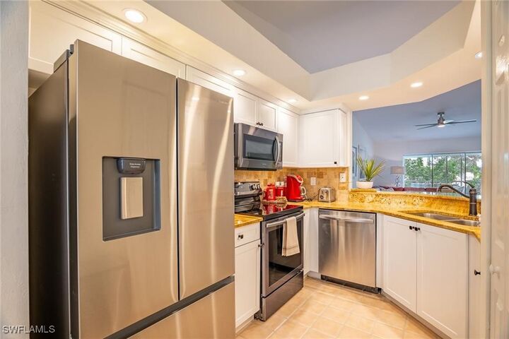 Property Photo:  815 Gulf Pavilion Drive 203  FL 34108 