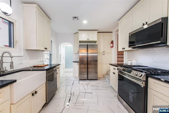 Property Photo:  570 Cameron  NJ 07079 