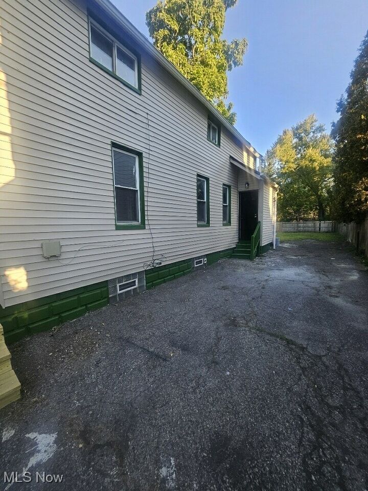 Property Photo:  10225 Avon  OH 44105 