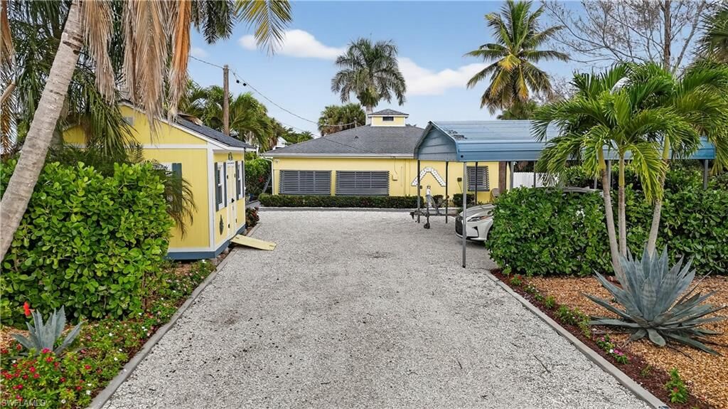 Property Photo: 27526 Big Bend Rd FL 34134