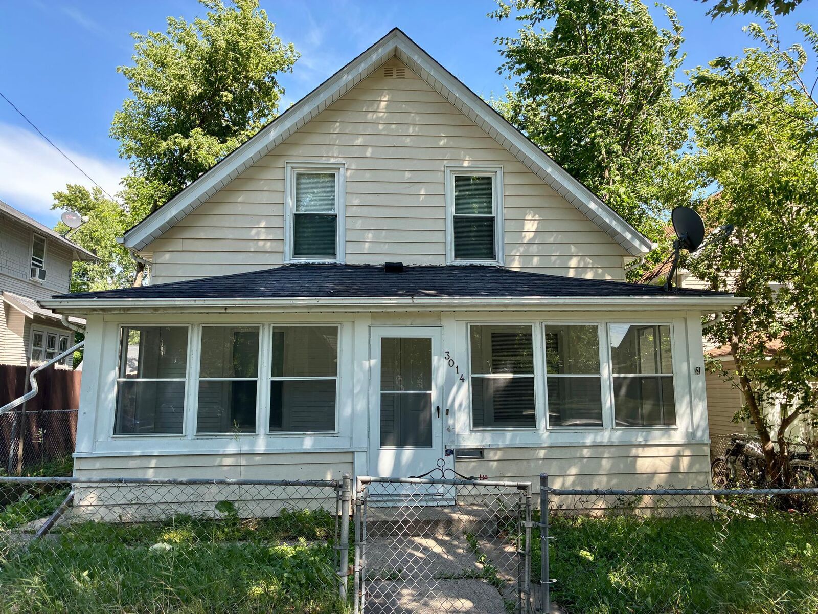 Property Photo:  3014 Russell Avenue N  MN 55411 