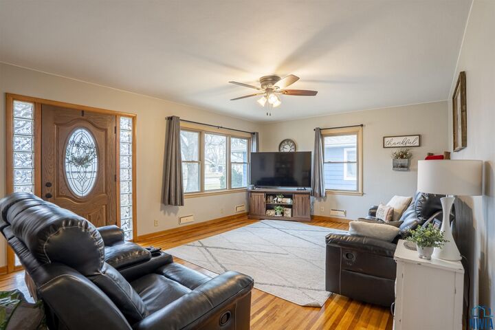 Property Photo:  622 Plymouth St SW  IA 51031 