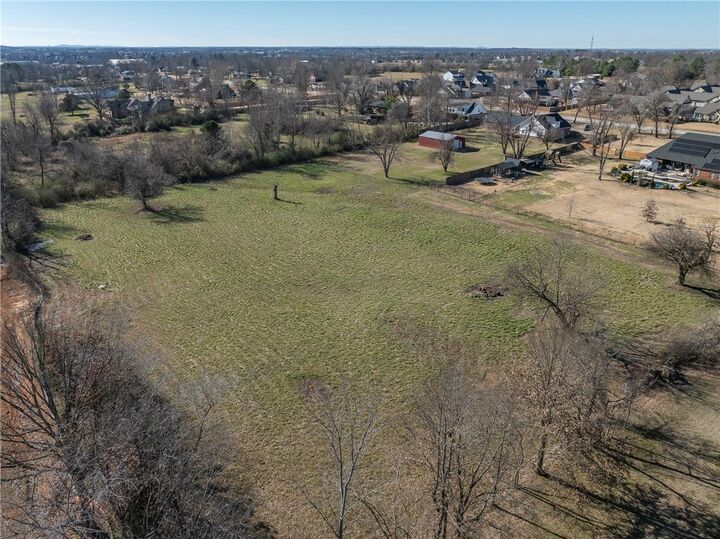 Property Photo:  1925 S 21st Street  AR 72758 