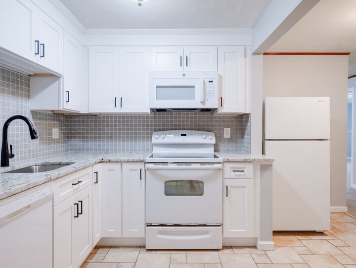 Property Photo:  39 Pleasant A6  MA 01532 