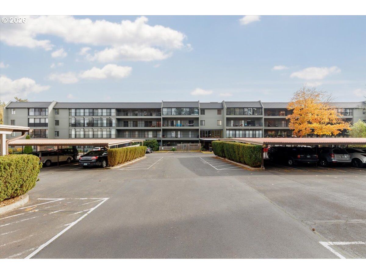 Property Photo:  45 Eagle Crest Dr 500  OR 97035 