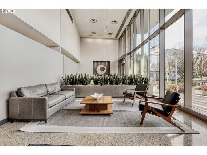 Property Photo:  949 NW Overton St 513  OR 97209 