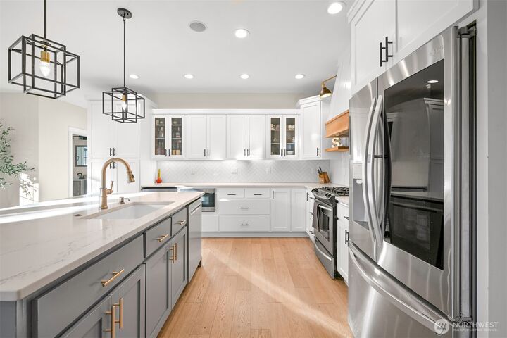 Property Photo:  109 W 2nd Street  WA 98276 